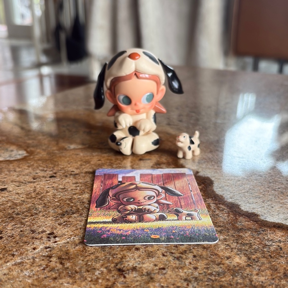 Pop mart zsiga let it be silly disguise Figurine